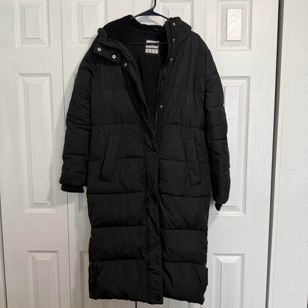 Abercrombie and Fitch Ultra Long Puffer Coat - Picture 2 of 9